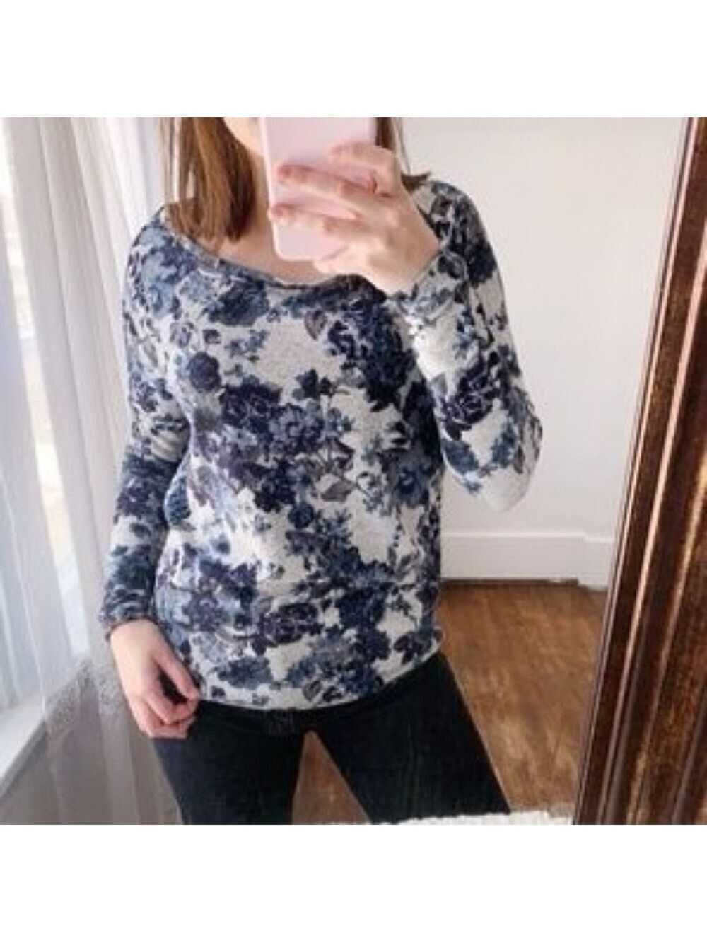 Mason + Mackenzie gray blue floral flower sweater long sleeve M